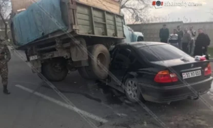 ԼՈՒՍԱՆԿԱՐ. BMW-ով վարորդը մխրճվել է ЗИЛ-ի մեջ. տուժածներ կան