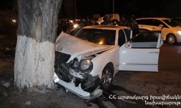 Ավտոմեքենան դուրս է եկել ճանապարհի երթևեկելի հատվածից և բախվել ծառին. կան տուժածներ