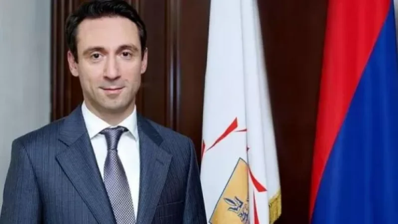 Կրթական ոլորտը պետք է զերծ մնա քաղաքական գործընթացից․Մարությանը հանդիպել է դպրոցների տնօրենների հետ