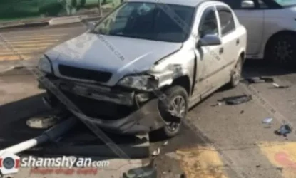 Դուրս է եկել երթևեկելի գոտուց և տապալել  լուսացույցը