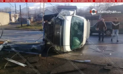 ԼՈՒՍԱՆԿԱՐ. Ford-ը տապալել է էլեկտրասյունն ու կողաշրջվել