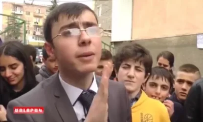 ՏԵՍԱՆՅՈՒԹ. Վանաձորյան կրքեր. Աշակերտն արտահայտում է իր բողոքը