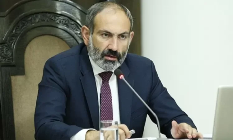 Ուտել-խմելը «թաքուն» կազմակերպել, «մանիկյուռ» քսելը վերացնել, մեկ էլ տեսաք՝ Նիկոլը եկավ․ armdaily. am