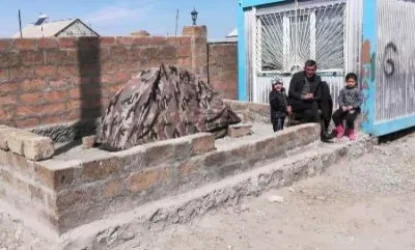 Վանևանի բնակիչը հացադուլ է հայտարարել և վրա խփել գյուղապետարանի դիմաց. News am