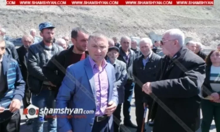 700-ից ավելի արծվաշենցիներ փակել են Չայնիի ճանապարհը