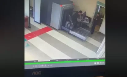 ՏԵՍԱՆՅՈՒԹ․Ուղեբեռի հետ զննող սարքի մեջ մտած քաղաքացուն նկարողն աշխատանքից ազատվել է