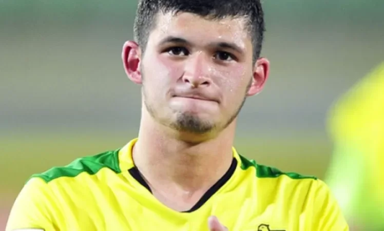 VIDEO: Spartak Player Brutally Assaults American