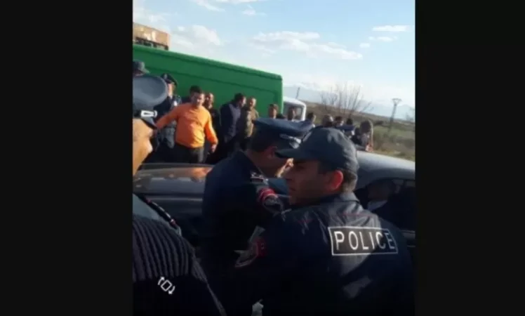 Man Insulting Village Women from Car; Protests in Zartonq Also Against Mayor's Daughter