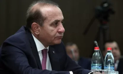 Հովիկ Աբրահամյանըՙ մեղադրյալի աթոռին. վերջինիս վարորդը «ժերտվա» կգնա, եթե ցուցմունք չտա Աբրահամյանի դեմ. Հրապարակ