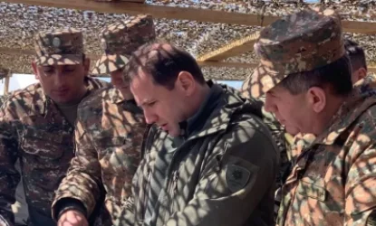 Նախարար Դավիթ Տոնոյանն այցելել է առաջնագիծ