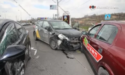 Շղթայական ավտովթար Դալմա Գարդեն Մոլի մոտ