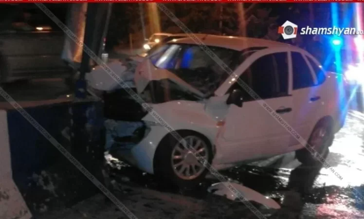 Կոտայքում ավտոմեքենան բախվել է բետոնե պատնեշին. Shamshyan com