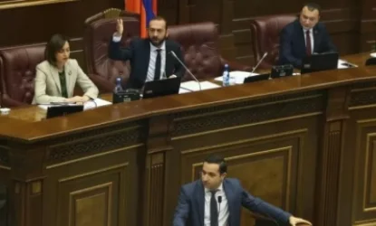 «Ռազբորկան» շարունակվել է Մարուքյանի աշխատասենյակում. Հայրապետյանը գնացել է «հաշիվ մաքրելու». Հրապարակ