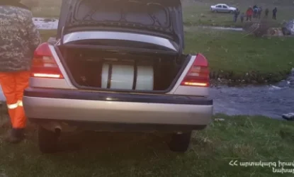 ԼՈՒՍԱՆԿԱՐ. Կոտայքի մարզում մեքենան ընկել է Հրազդան գետը