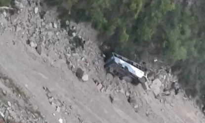 Հնդկաստանում ավտոբուսն ընկել է կիրճը 12 մարդ է մահացել