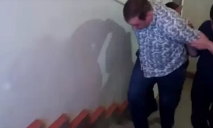VIDEO: 16-Year-Old Boy Arrested While Transferring Drugs