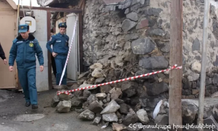 Փլուզում Հնաբերդ գյուղում