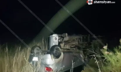 Ողբերգական վթար Սյունիքի մարզում. բախվել են Toyota Vitz-ն ու КамАЗ-ը.պայմանագրային զինծառայող է մահացել