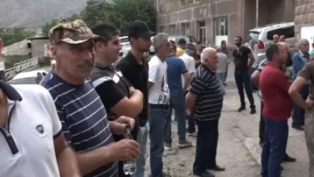 Շվանիձորի, Նռնաձորի բնակիչները բողոքի ակցիա են իրականացրել. 20 օր է ոռոգման ջուր չունեն. Զանգեզուր TV