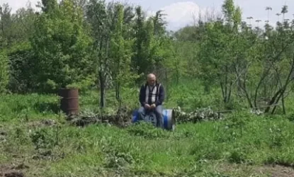 ՏԵՍԱՆՅՈՒԹ․ Հովիկ Աբրահամյանի անվան հետ կապվող ընկերությունը քանդում է քաղաքացու հիմնած այգին