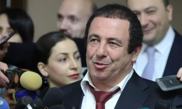 VIDEO: A Man Catches a Golden Fish, Tsarukyan Tells a Joke
