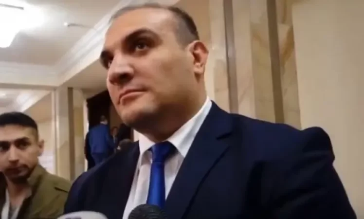 «Անունը ասա, անունը». պատգամավորը չի գալիս նիստին, գործընկերն է նրա փոխարեն գրանցվում․ Դանիելյան