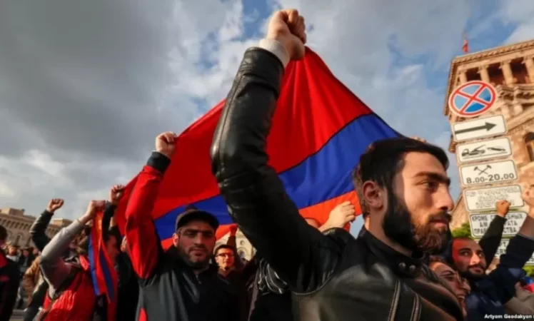 Russian Centers Ordered to Forecast Possible Scenarios in Armenia by Year-End