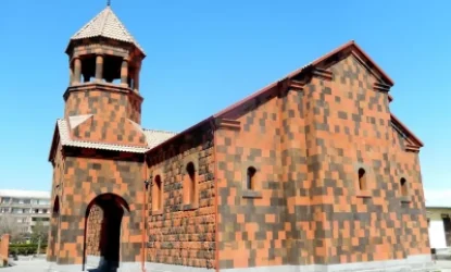 Եկեղեցում քաղաքացին անպատվել է մոմավաճառին և կոտրել եկեղեցու ապակին