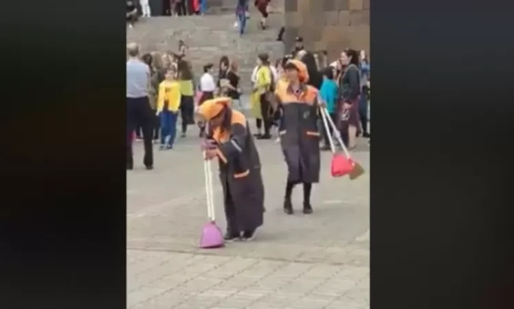VIDEO: Cleaning Workers Dance at Victory Park. This is How It Should Be Done