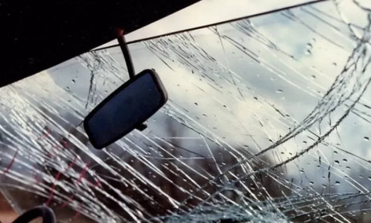 Կամրջի մոտ մեքենան բախվել է արգելապատնեշին ու սահել ձորը