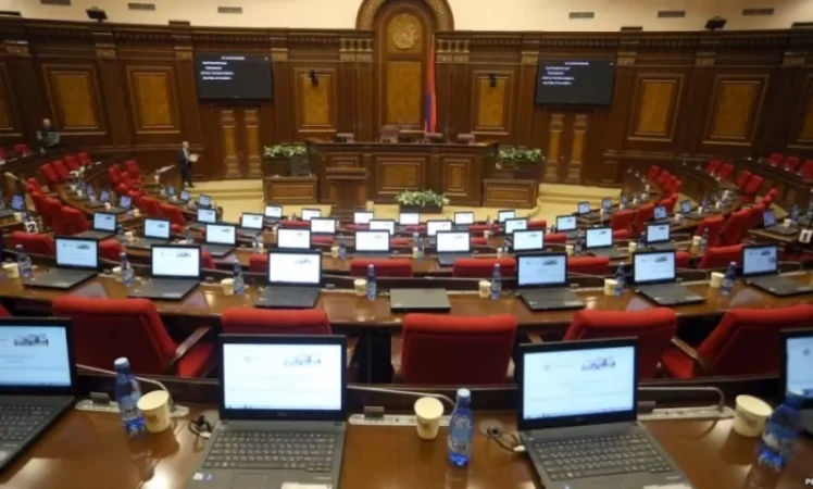 Մանրամասն ստուգում են. ի՞նչ են փնտրում ընդդիմադիրների մեքենաներում և պայուսակներում. Հրապարակ