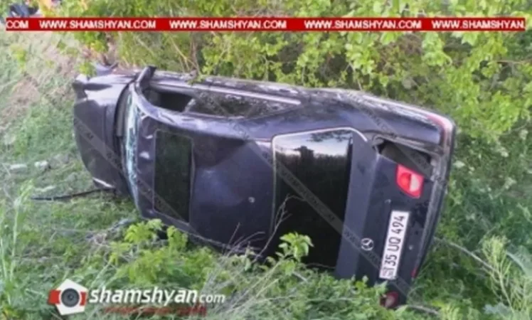 Mercedes-ը տապալել է մի քանի ծառ ու կողաշրջված վիճակում հայտնվել առվի մեջ