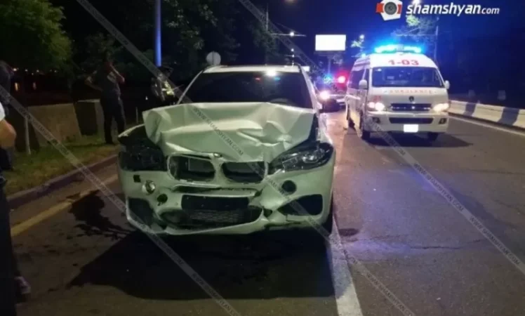 Իսակովի պողոտայում բախվել են շտապօգնության ավտոմեքենան, BMW X5-ն ու Honda Fit--ը