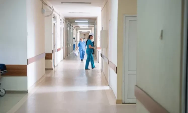 Արտաշատի բժշկական կենտրոնի 2-րդ հարկից հիվանդը պատուհանից ցած է նետվել