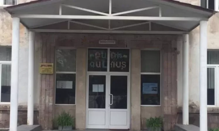 Վիճաբանություն-ծեծկռտուք՝ Երևանի թիվ 54 դպրոցի բակում