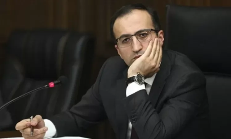 «Հրապարակ». Ներիշխանական հակասություններ Ավինյանի ու Թորոսյանի միջև