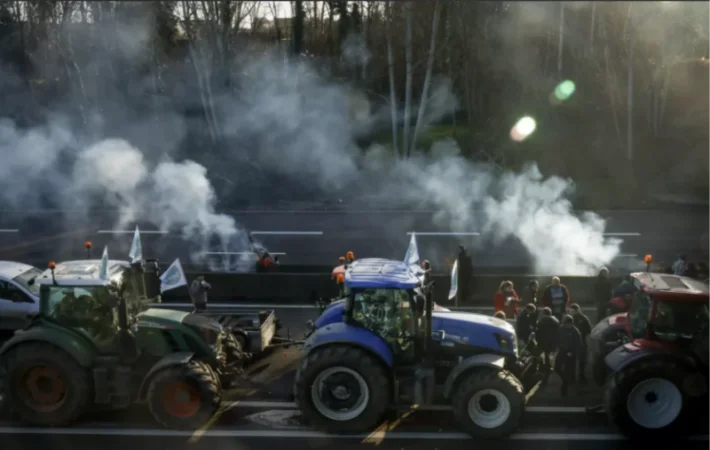 Փարիզի ոստիկանությունը ձերբակալել է 18 ֆերմերների