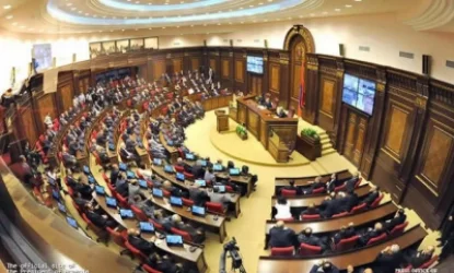 ԱԺ-ում պատգամավորներից մեկը երեկ «քվեարկել է» Չաք Նորիսի օգտին. Ժողովուրդ