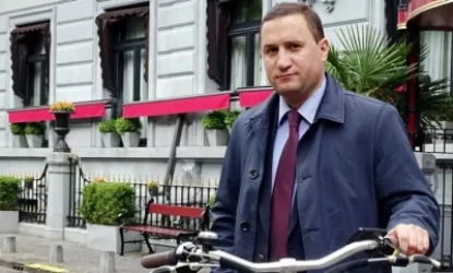 ՆիդերլանդնԼՈՒՍԱՆԿԱՐ. Նիդերլանդներում ՀՀ դեսպանը հեծանիվով է շրջումերում ՀՀ դեսպանը հեծանիվով է շրջում