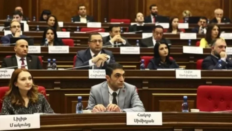 Արմեն Խաչատրյանի նախագիծն իրարանցում է առաջացրել «Իմ քայլը» խմբակցությունում. ժողովուրդ