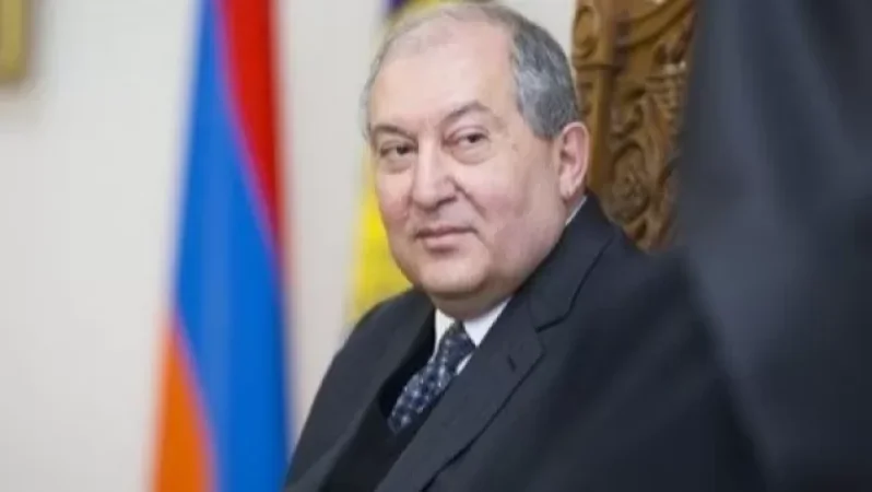 «Իրատես». Ու՞մ վրա են մուննաթ գալիս. Արմեն Սարգսյանը՝ նախկիններին