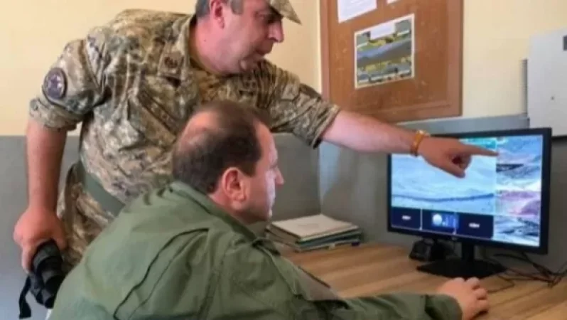 Photos: David Tonoyan Visits a Military Outpost of the Armed Forces