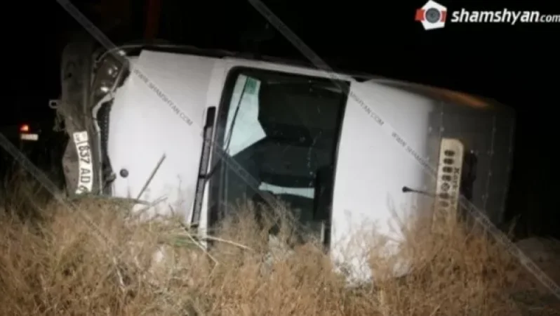 Շահումյան գյուղում ավտովթարի հետևանքով մեքենան հայտնվել է ջրատարում. տուժած կա