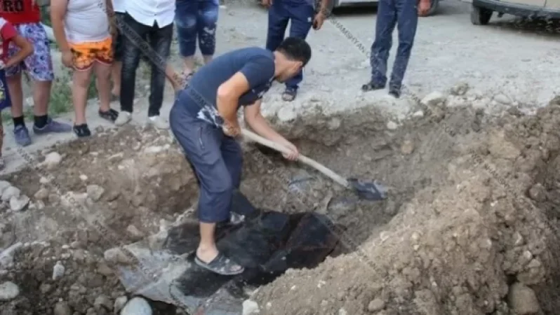 Արարատի մարզի Նոր Խարբերդ գյուղում 1 շաբաթ է՝ խմելու ջրի խողովակաշարը վնասվել է, ու ջուրն անխնա հոսում է. Shamshyan.com