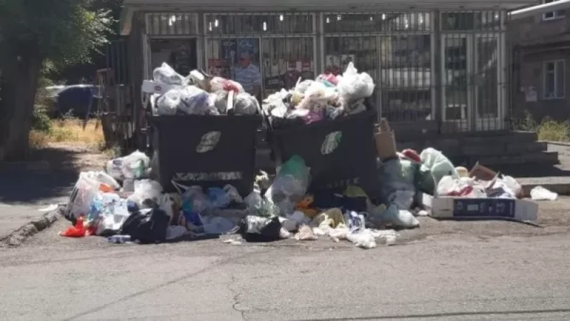 PHOTO: NO COMMENT. Georgian Street