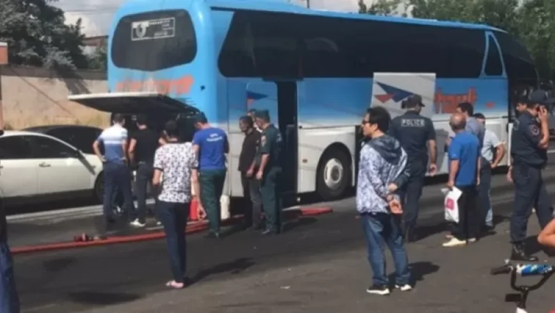 Video: Fire Breaks Out in Bus Transporting Tourists in Jervanj