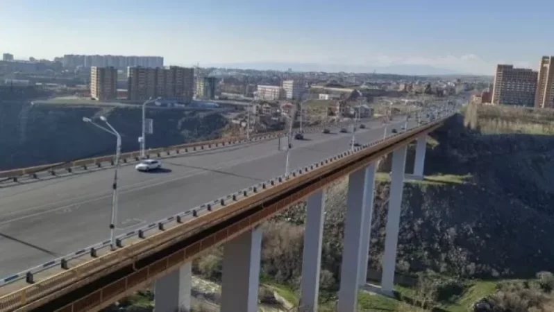 Քիչ առաջ երկու քաղաքացի փորձում էին նետվել Դավթաշենի կամրջից