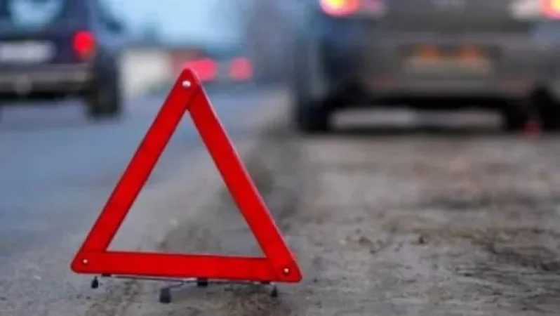 Truck Crashes into Power Pole in Yerevan, Falling onto Car