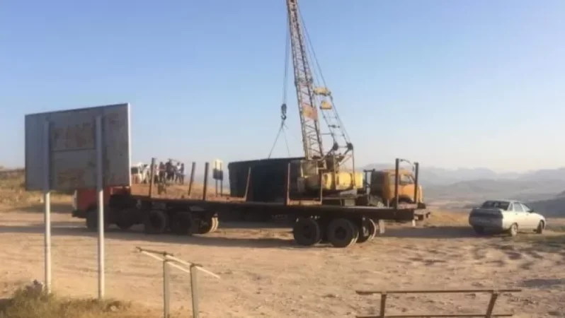 VIDEO: Illegal Trade Stall Being Dismantled