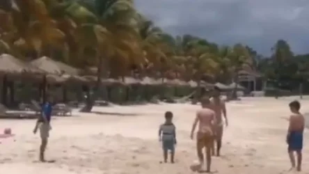 ՏԵՍԱՆՅՈՒԹ. 11-ամյա տղան լողափում ֆուտբոլ է խաղացել Մեսիի հետ